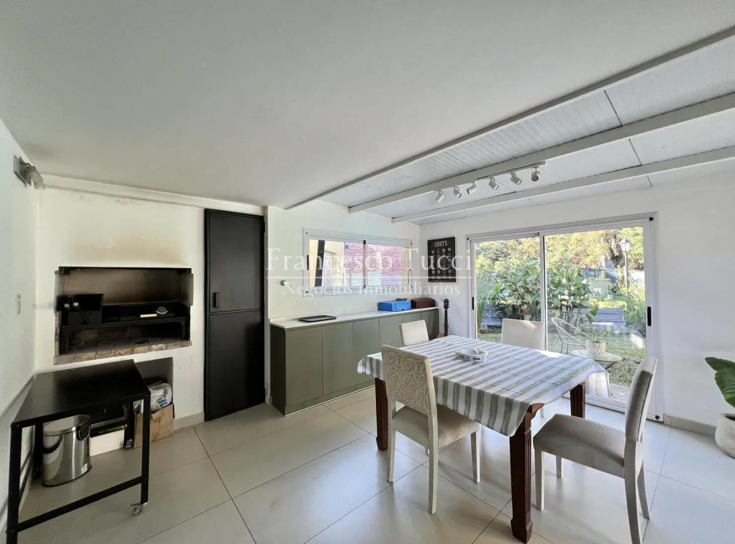 Casa en venta 3 ambientes Haras María Elena 2