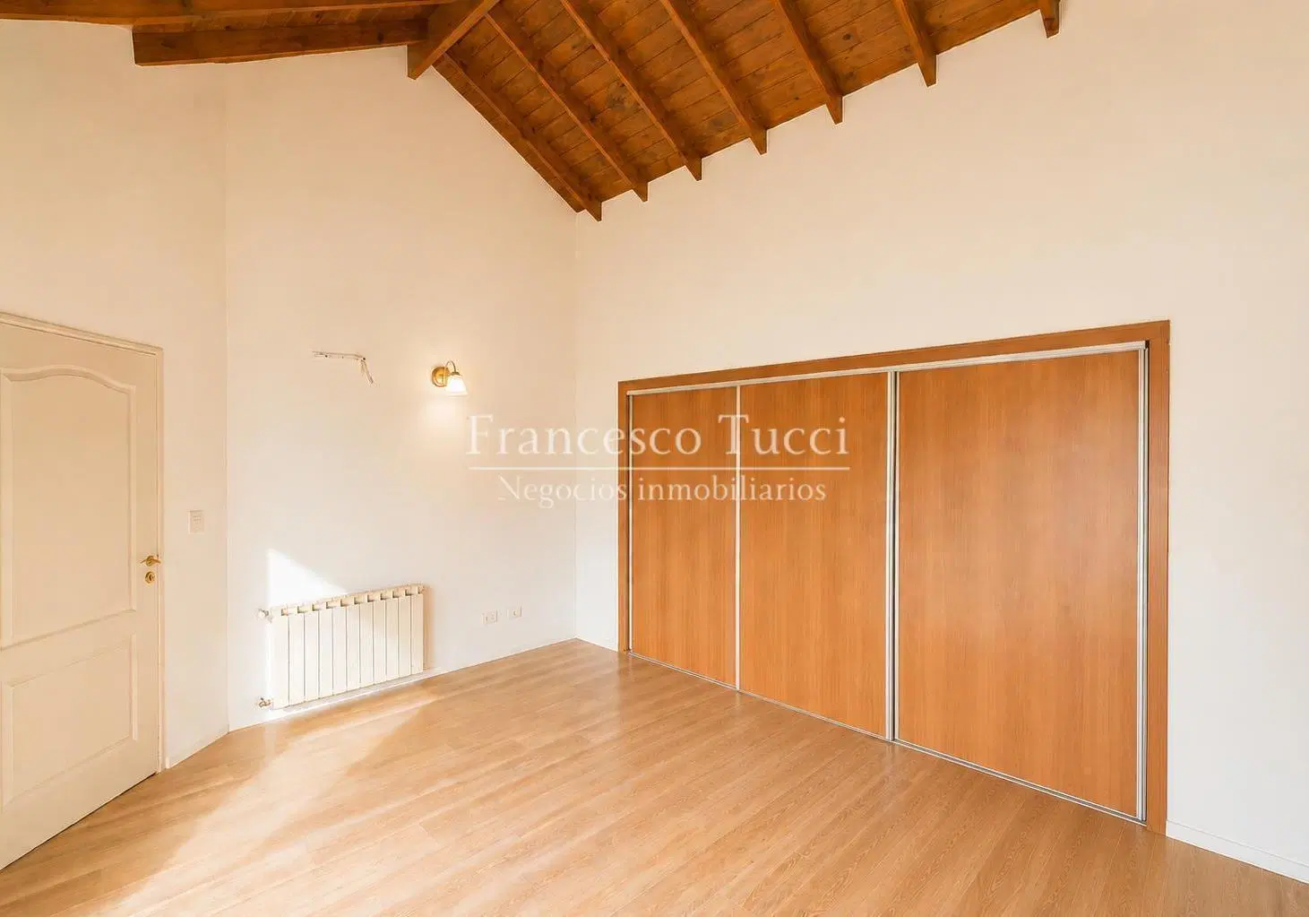 Casa en venta 9 ambientes en La Tradición 4