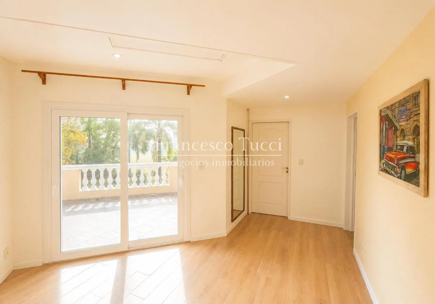Casa en venta 9 ambientes en La Tradición 3