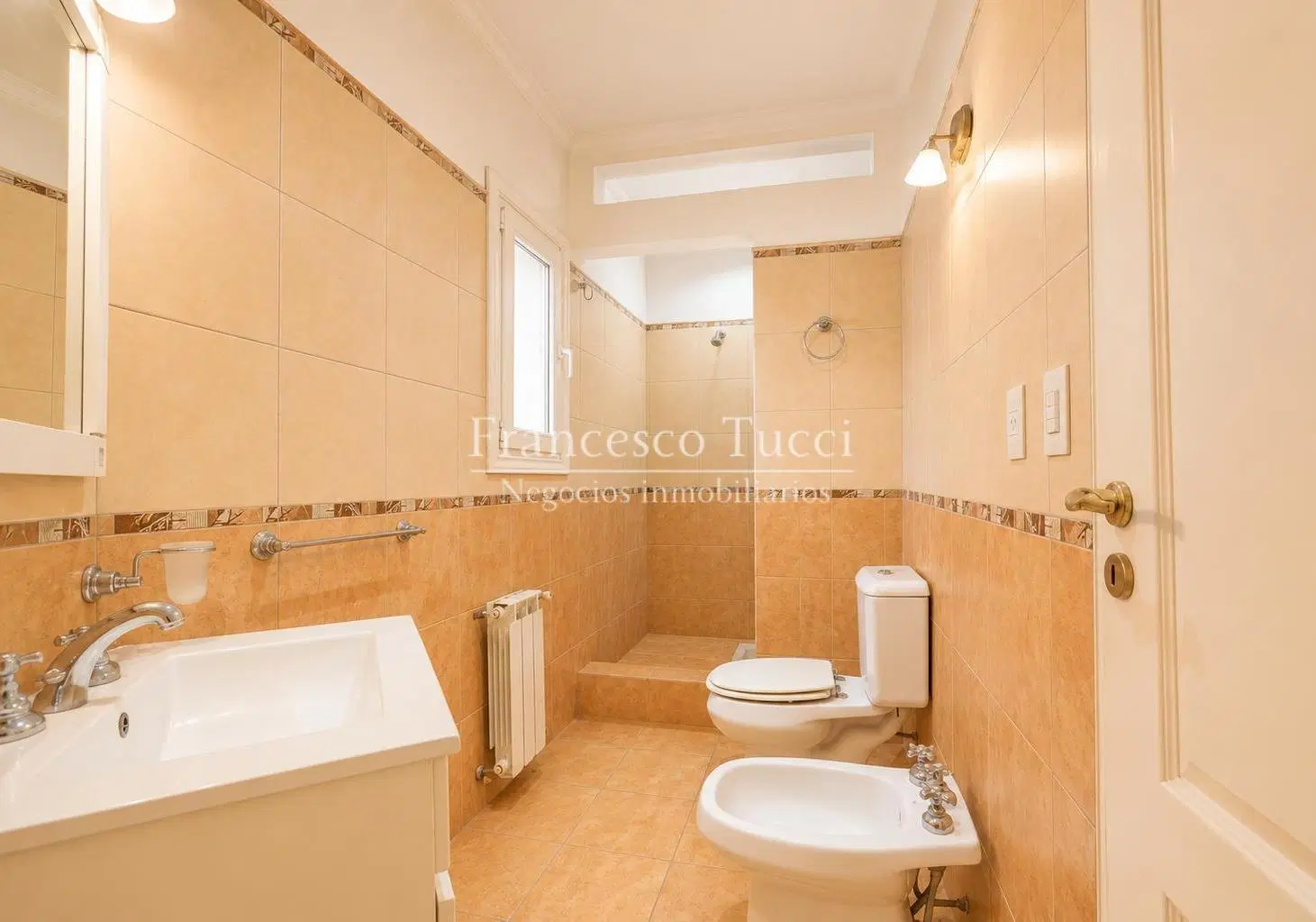 Casa en venta 9 ambientes en La Tradición 5
