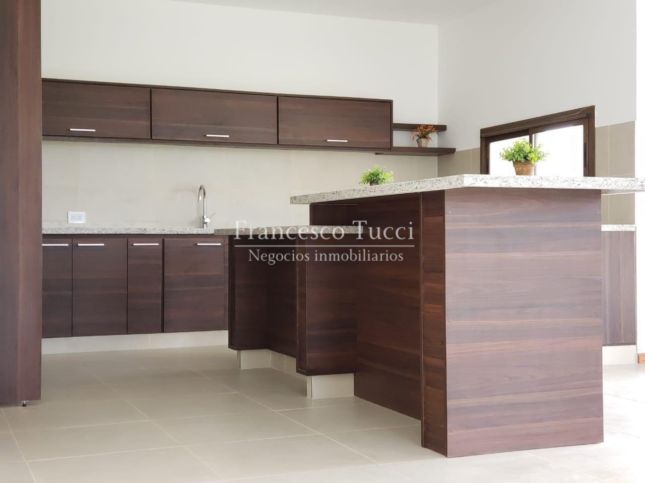 Foto de Casa en alquiler 7 ambientes en Terravista, imagen 2