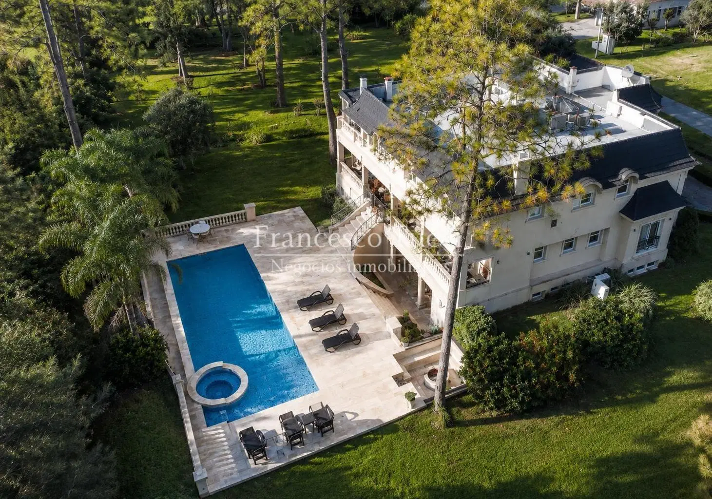 Casa en venta 6 ambientes en San Diego C.C 2