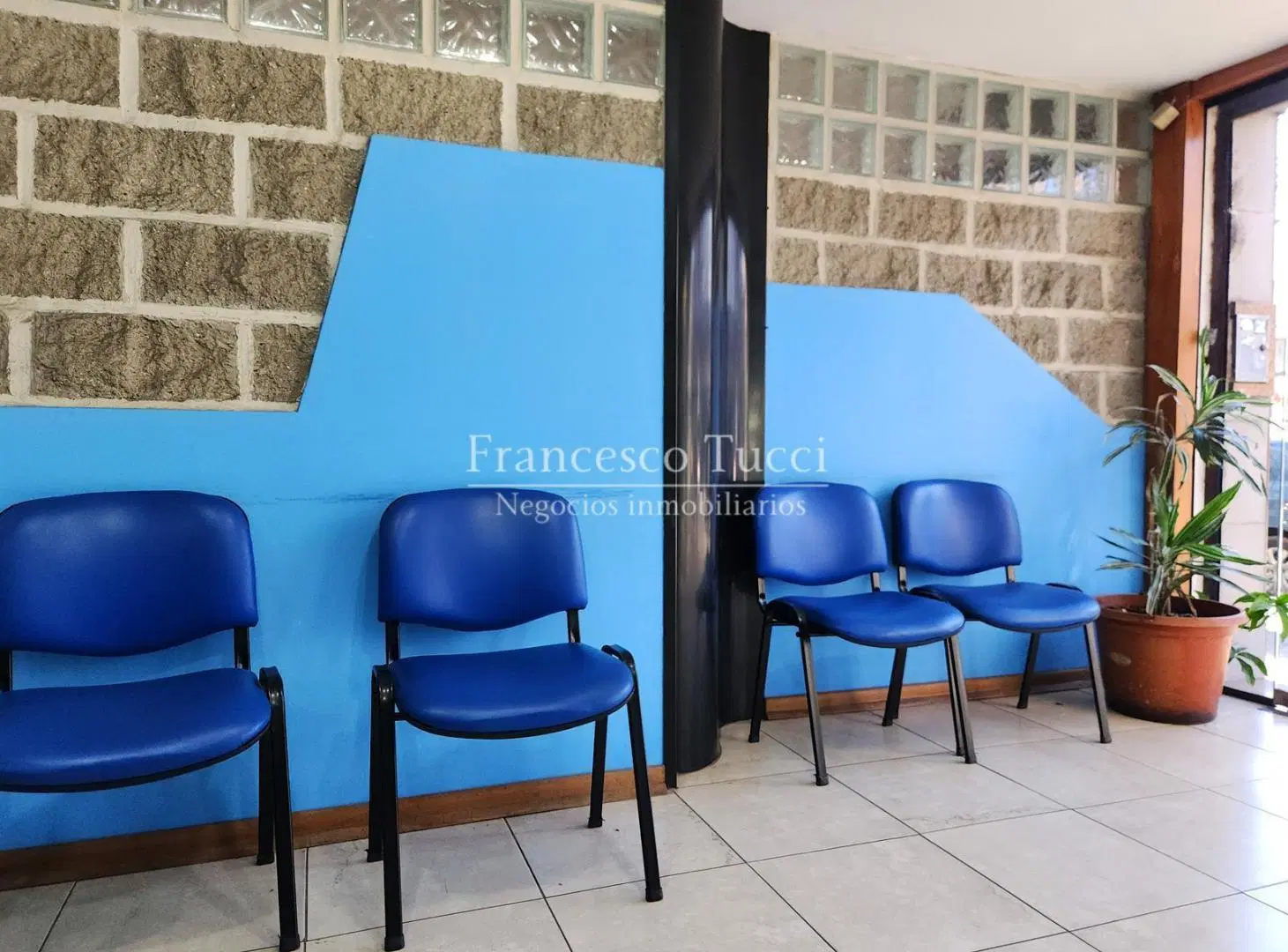 Local u Oficina en venta en Moron 3