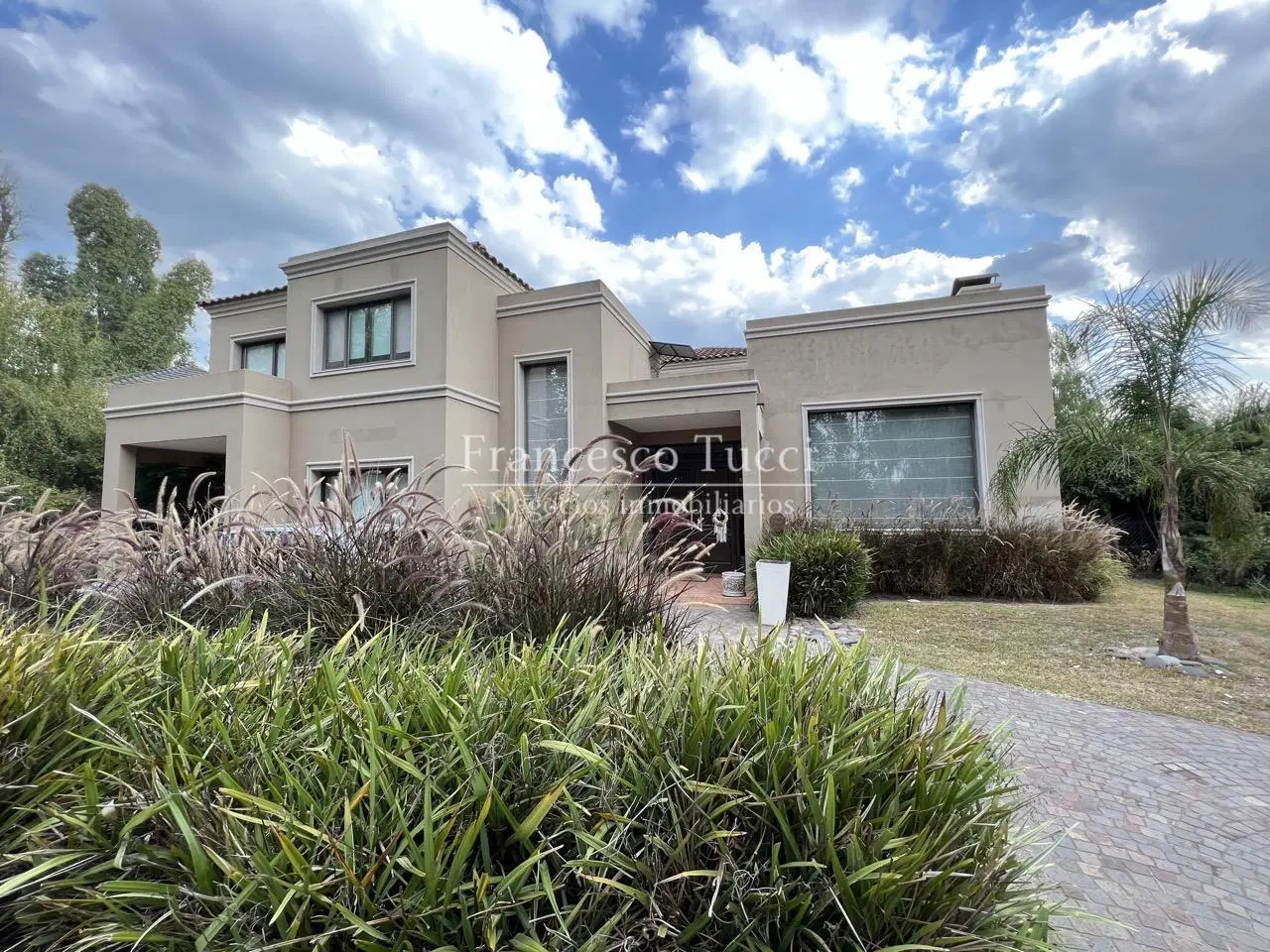 Casa en venta 6 ambientes en Campos De Álvarez 2