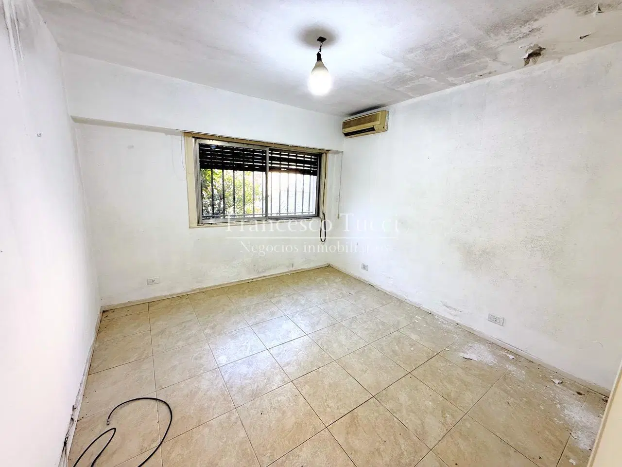 Casa en venta 6 ambientes en Francisco Álvarez 8