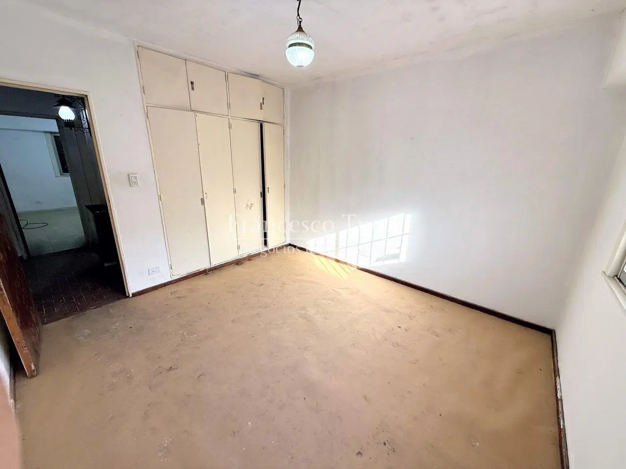 Casa en venta 6 ambientes en Francisco Álvarez 2