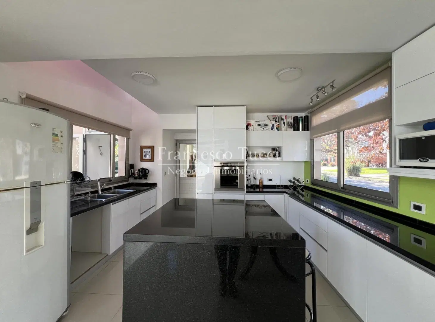 Casa en venta 5 ambientes en Weston 5