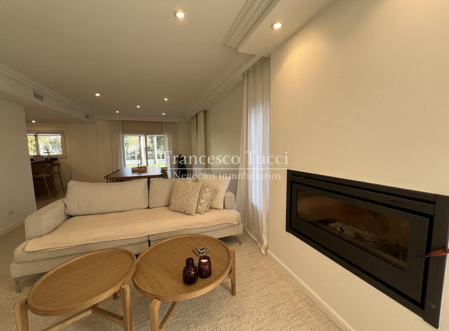 Foto de Casa en venta 6 ambientes lote central en Campos De Álvarez, imagen 3