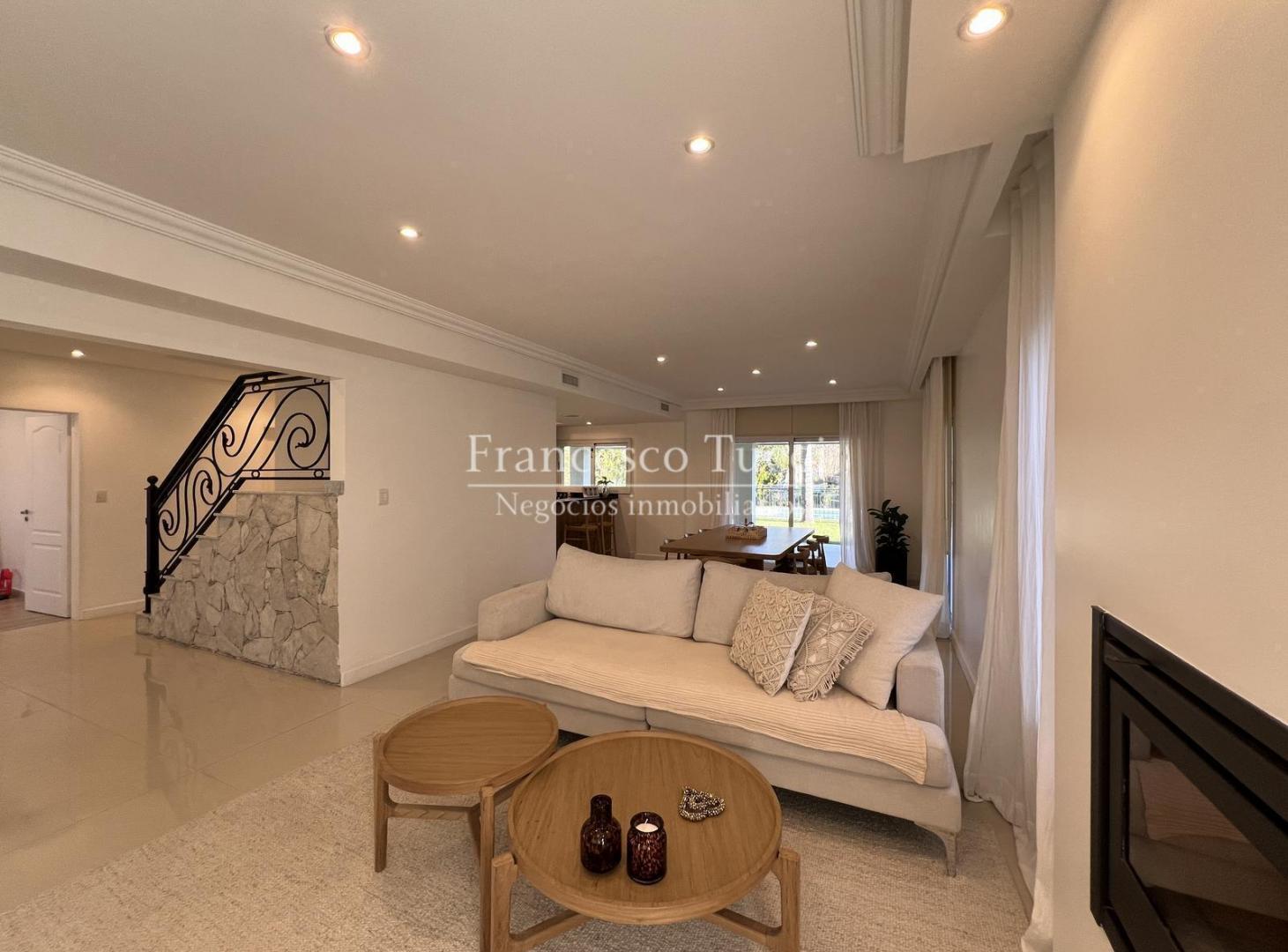 Foto de Casa en venta 6 ambientes lote central en Campos De Álvarez, imagen 4