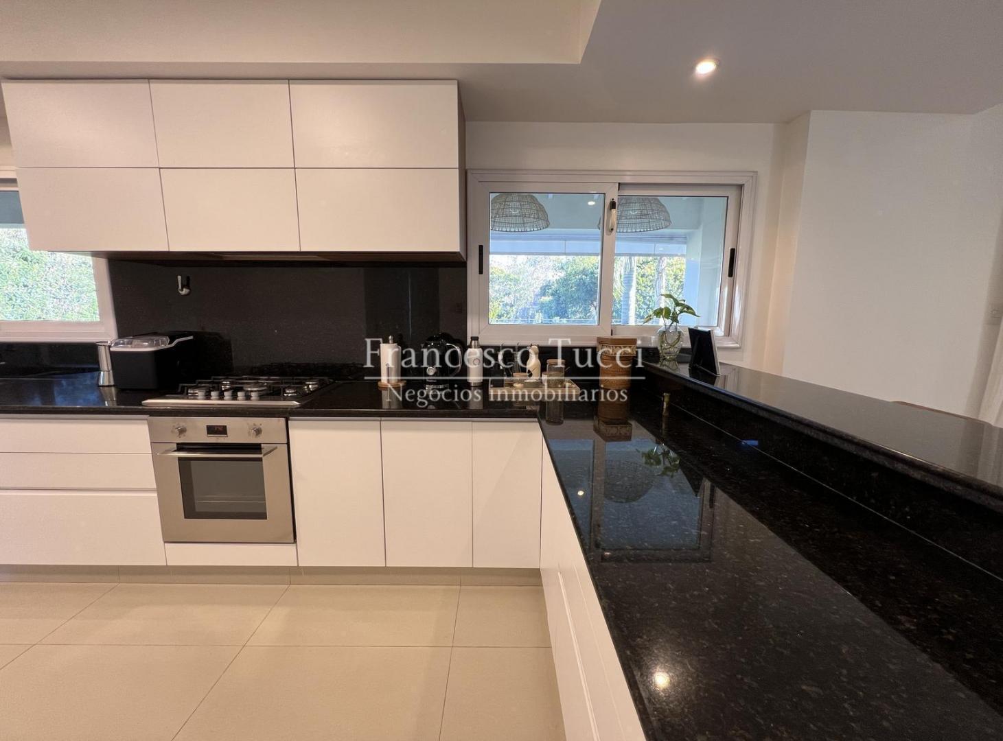 Foto de Casa en venta 6 ambientes lote central en Campos De Álvarez, imagen 5