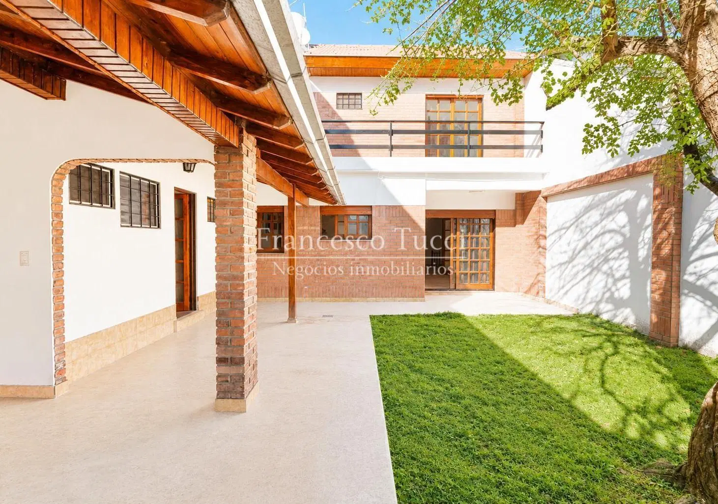 Casa en venta 5 ambientes en Ramos Mejia 1