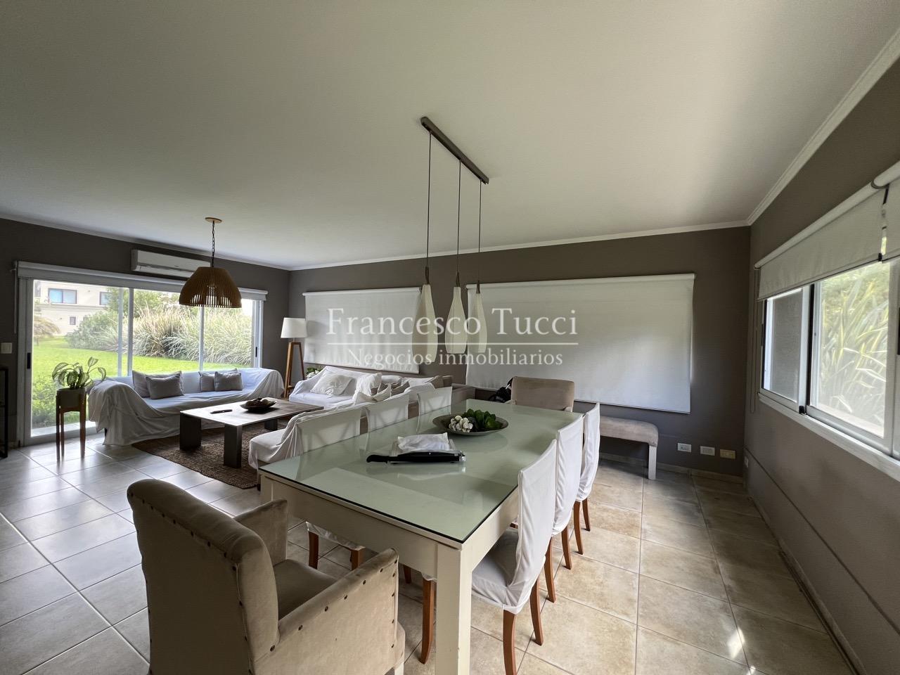 Foto de Casa en venta 5 ambientes sobre lote central en Terravista, imagen 5