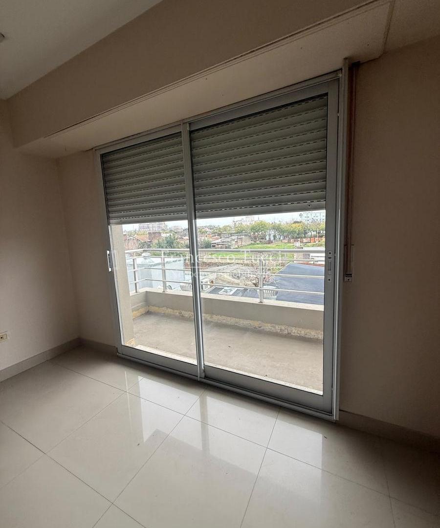 Foto de Departamento en venta / alquiler 3 ambientes en Lujan, imagen 2