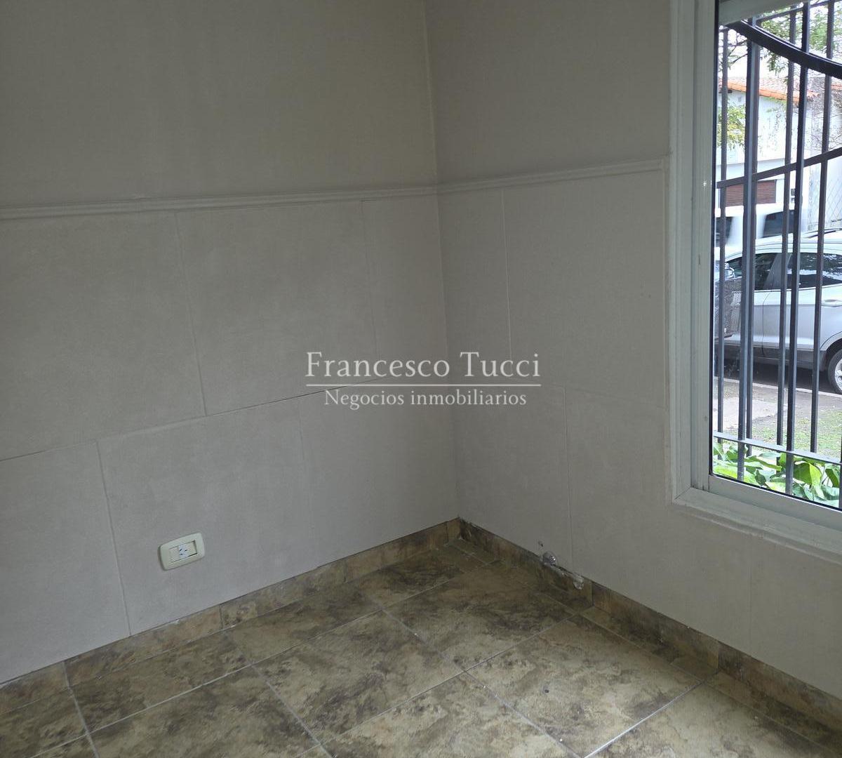 Foto de Casa tipo PH en venta 2 ambientes en complejo en Morón, imagen 1