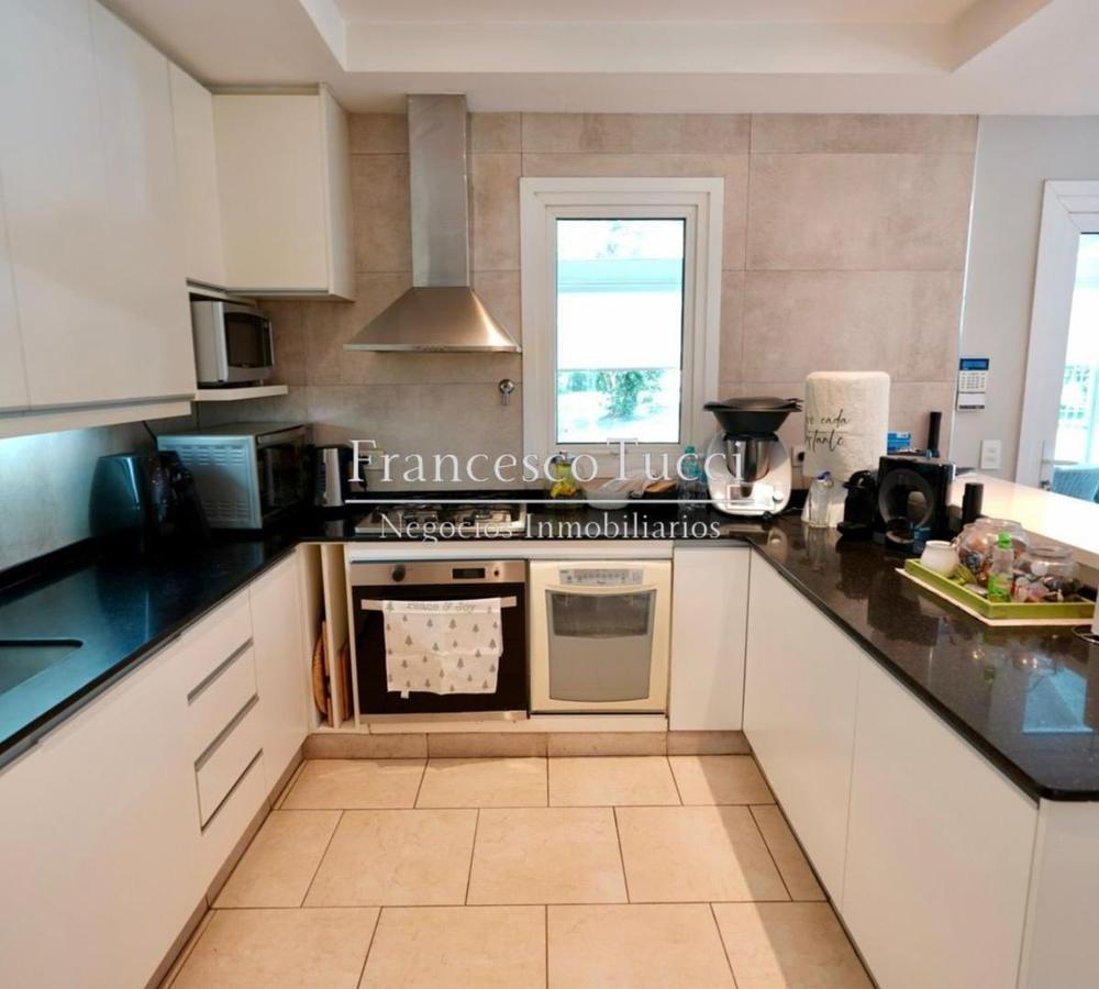 Foto de Casa en venta 6 ambientes con pileta Country La Tradición, imagen 3