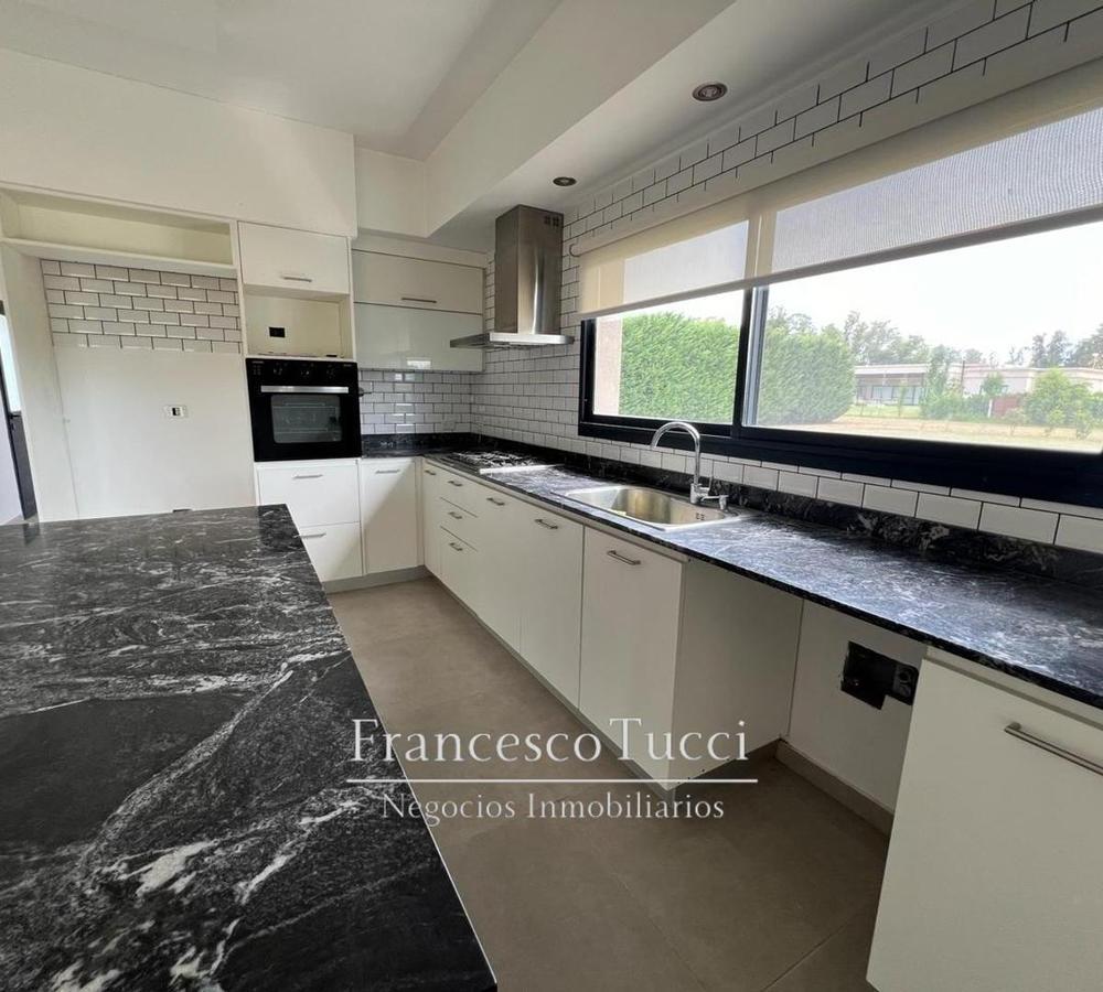 Foto de Casa en venta 5 ambientes Santa Irene, Comarcas del Luján, imagen 3