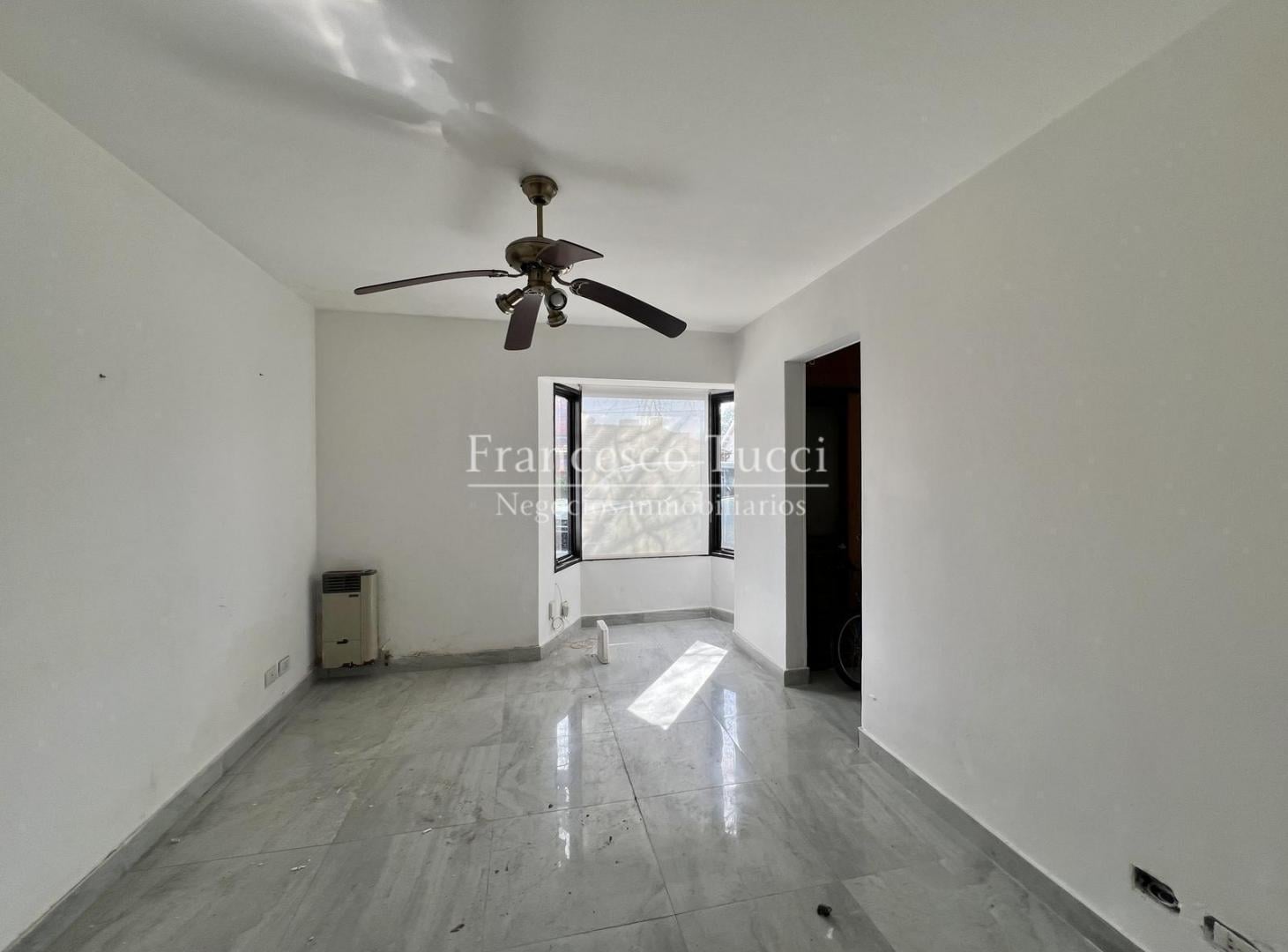 Foto de Casa en venta 6 ambientes lote central con pileta en Banco Provincia, imagen 5