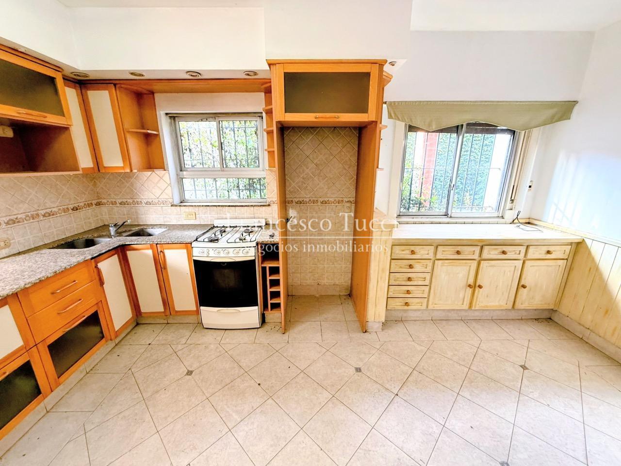 Foto de Casa en venta 6 ambientes en Francisco Álvarez, imagen 2