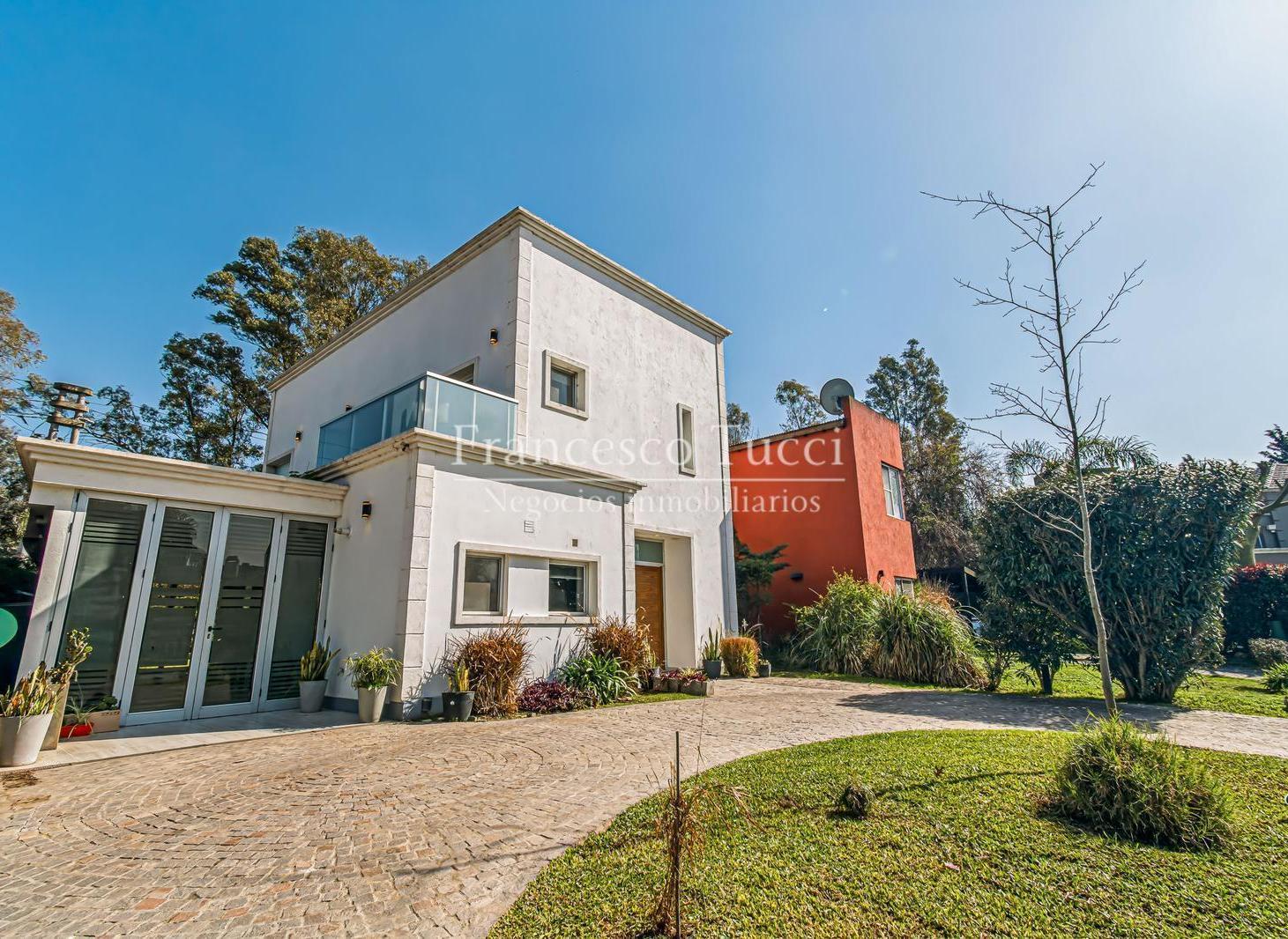 Foto de Casa en venta 5 ambientes en Harás María Elena, imagen 2