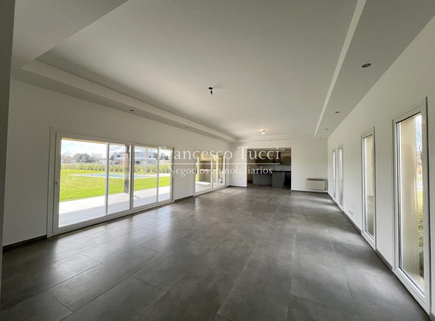 Foto de Casa en venta 5 ambientes en Harás San Pablo, imagen 2