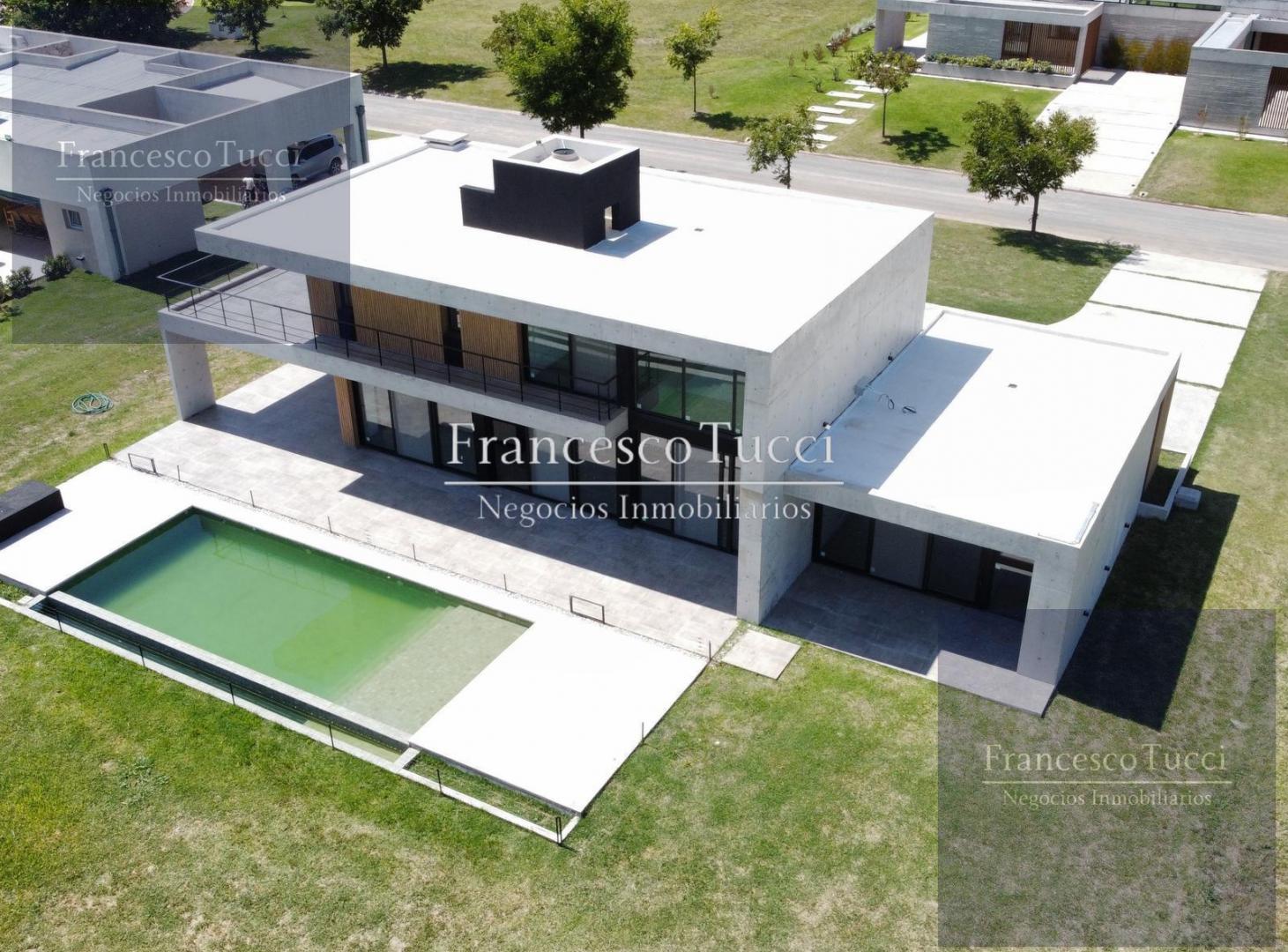 Foto de Casa en venta / alquiler 4 ambientes con fondo al golf y laguna, imagen 3