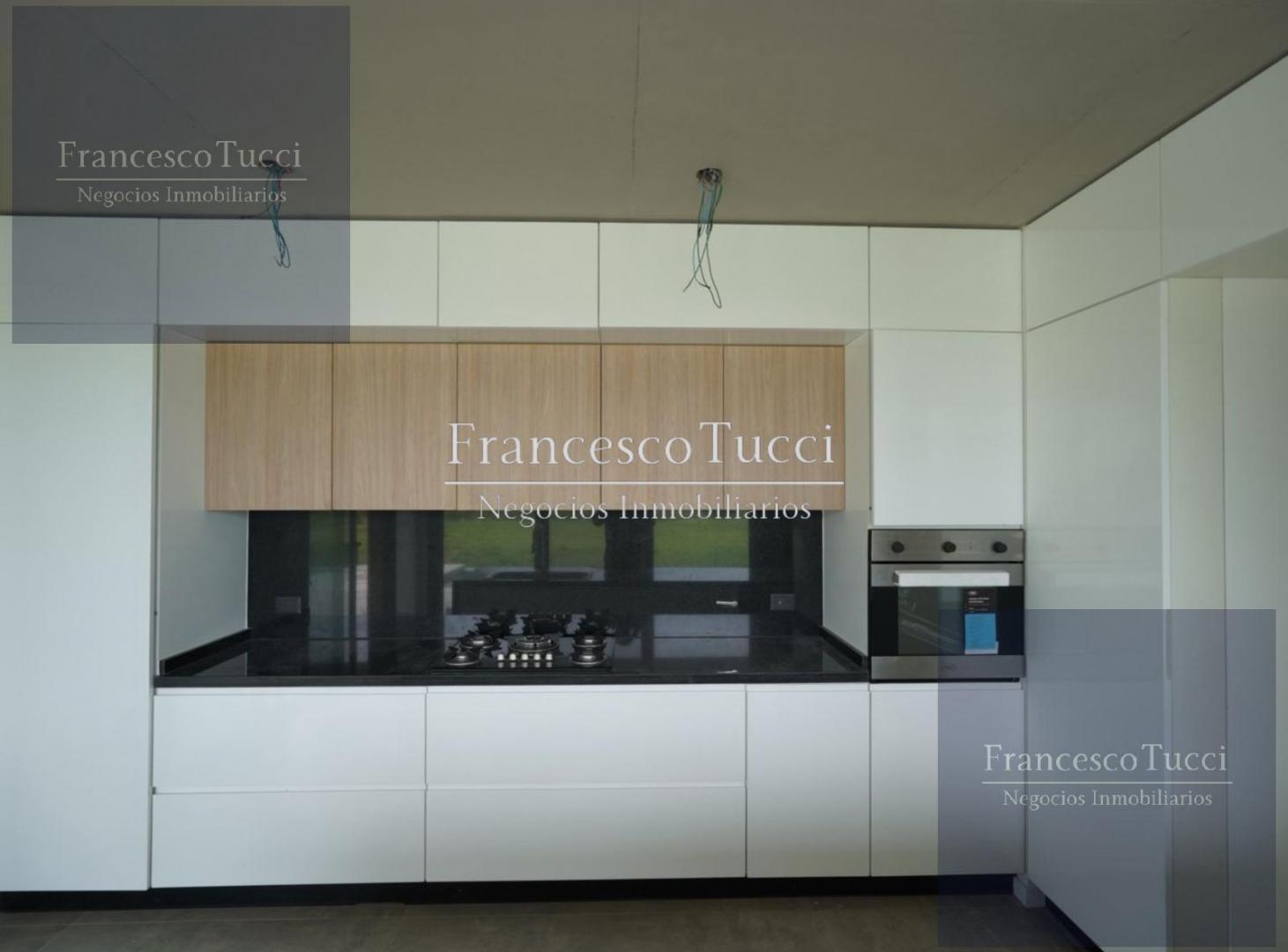 Foto de Casa en venta / alquiler 4 ambientes con fondo al golf y laguna, imagen 5