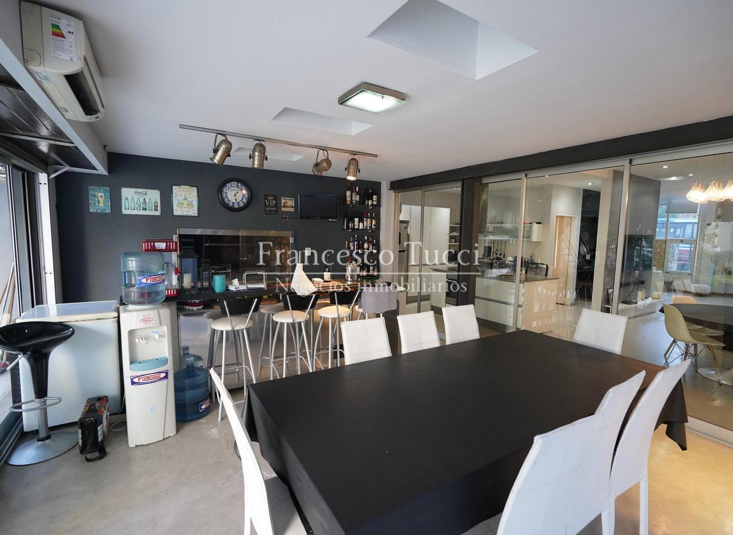 Foto de Casa en alquiler 5 ambientes con pileta en Castelar Sur, imagen 1