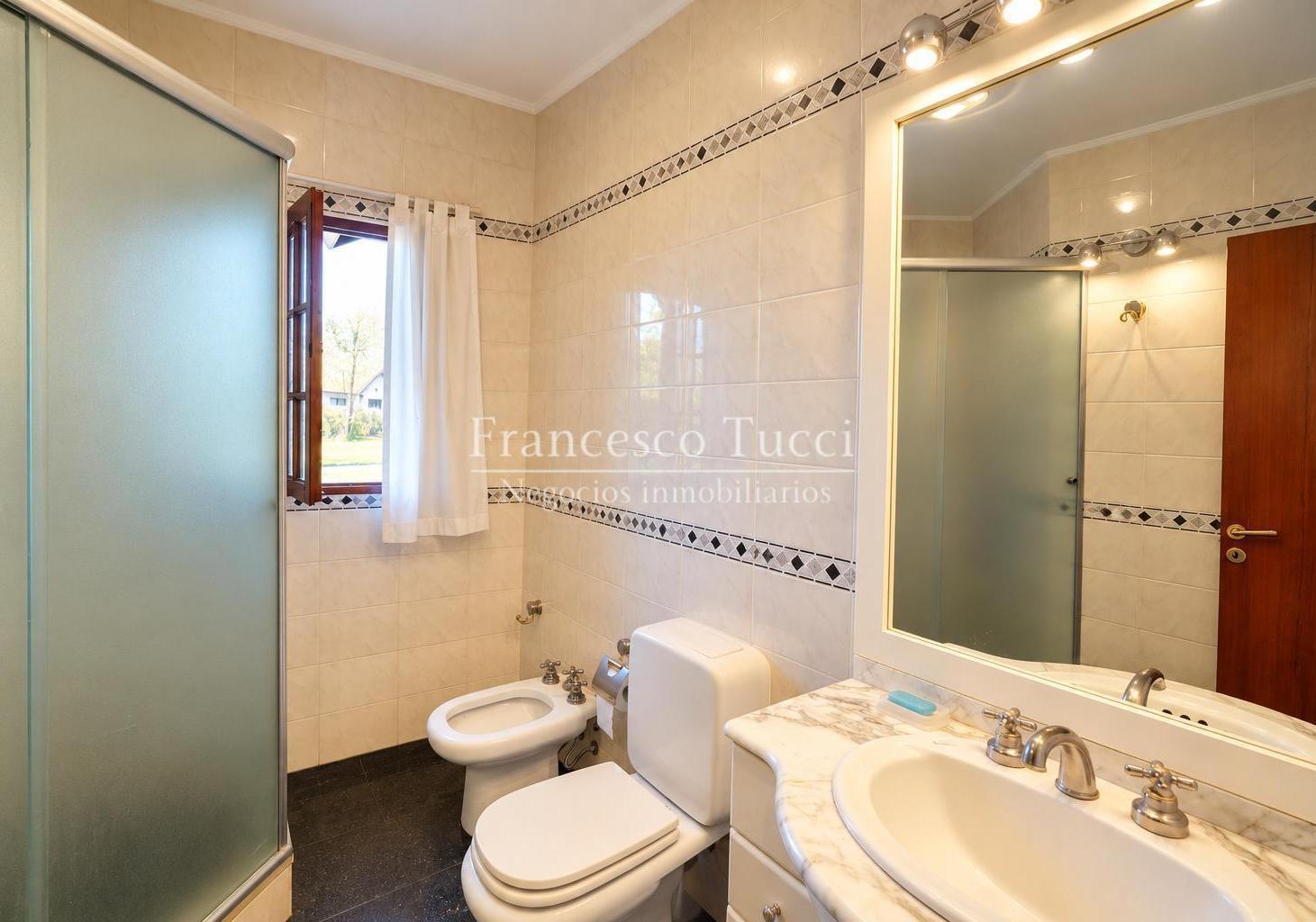 Foto de Casa 5 ambientes en venta country Banco Provincia, imagen 3