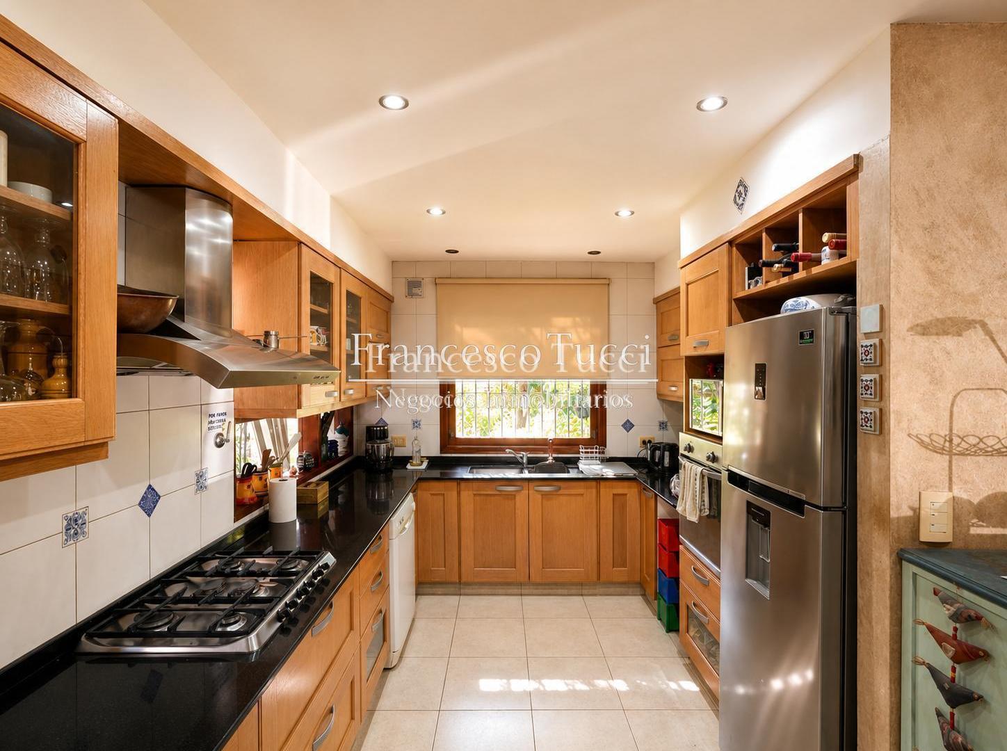 Foto de Casa en venta o alquiler 5 ambientes con pileta en Paso Del Rey, imagen 1