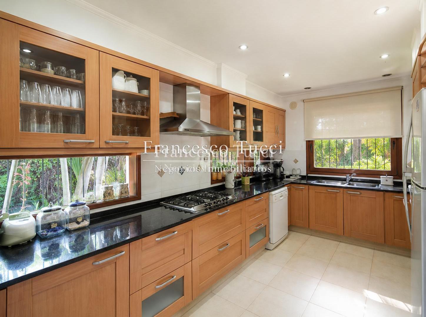 Foto de Casa en venta o alquiler 5 ambientes con pileta en Paso Del Rey, imagen 4