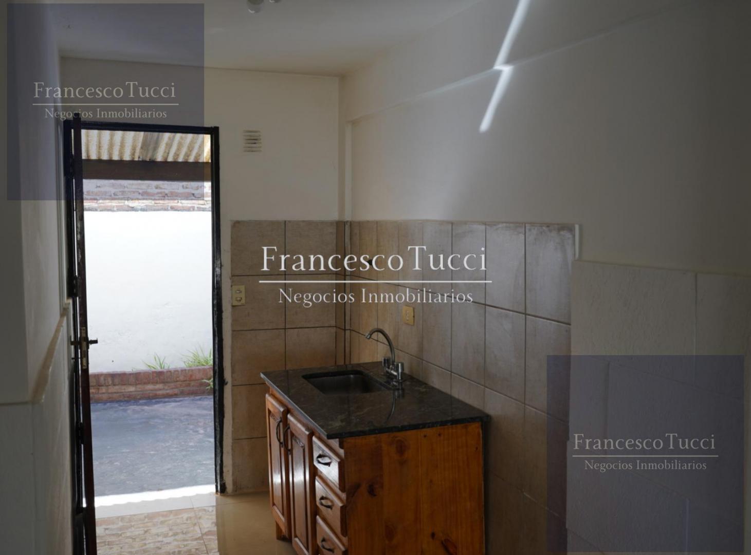 Foto de PH en venta 3 ambientes con cochera en Castelar, imagen 3