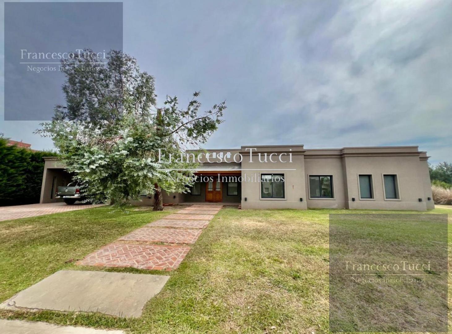 Foto de Casa en venta 5 ambientes con pileta en Santa Irene, imagen 1
