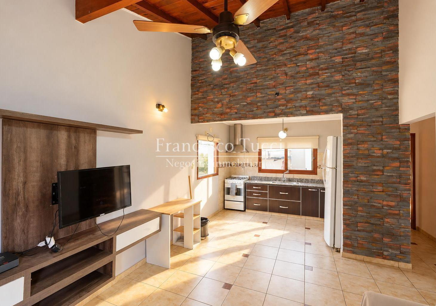 Foto de Casa 7 ambientes multifamiliar en venta Caseros, imagen 1