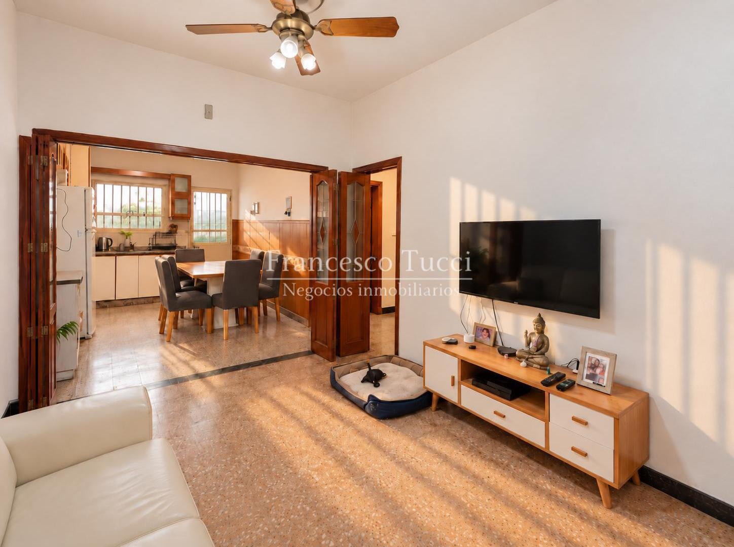 Foto de Casa 7 ambientes multifamiliar en venta Caseros, imagen 4