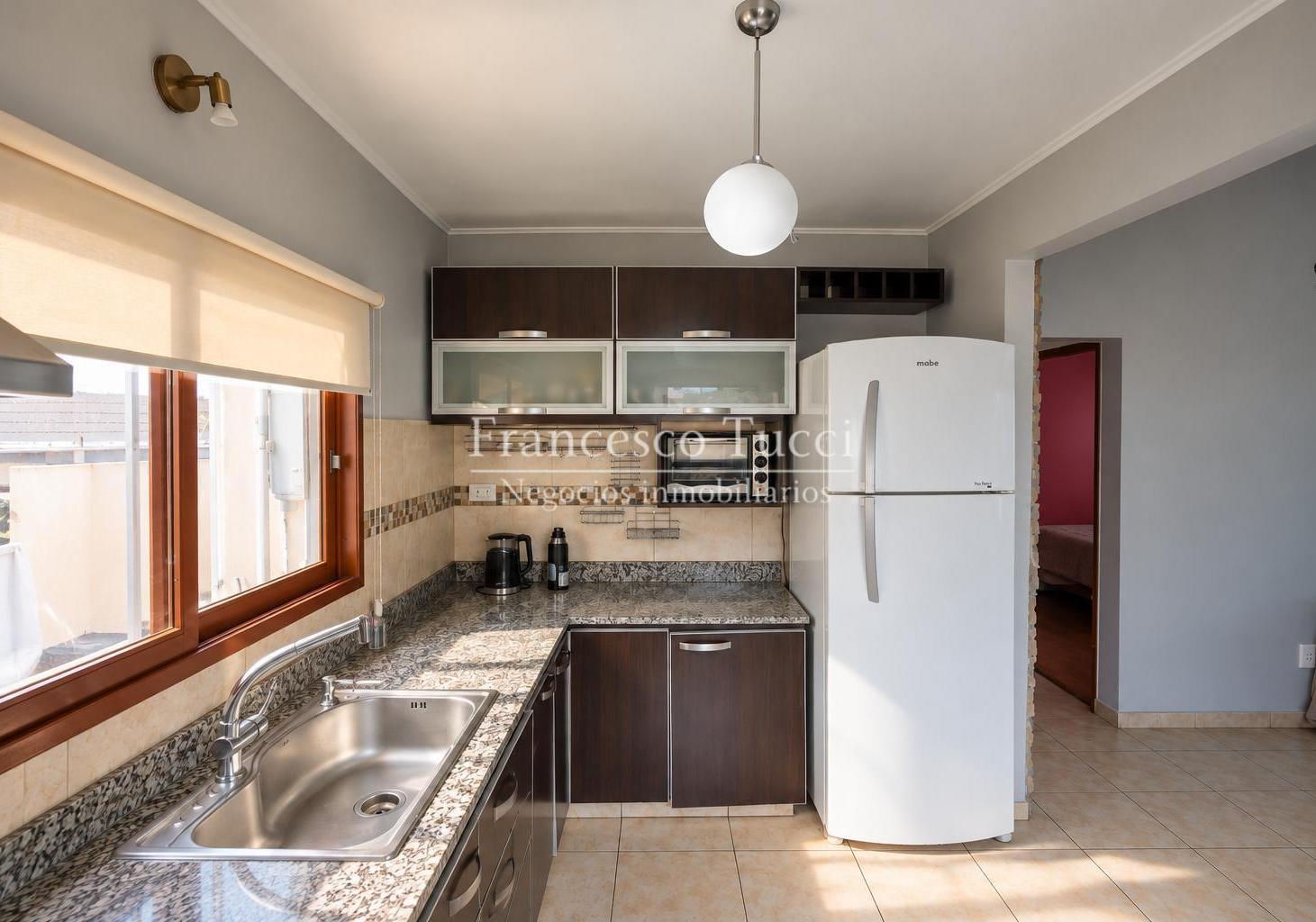Foto de Casa 7 ambientes multifamiliar en venta Caseros, imagen 3