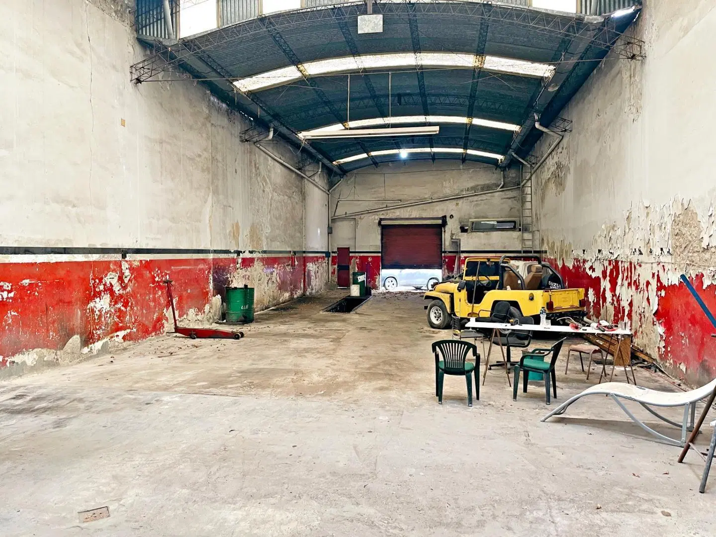 Alquiler galpon de 434m2 con oficinas y baños, Abasto 2