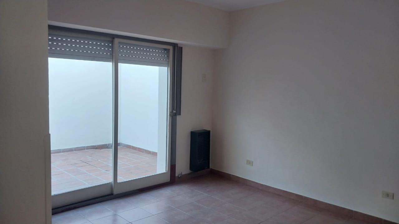 Foto de Departamento Tipo Casa | Amplio 1 Dorm en Barrio Universitario, imagen 4