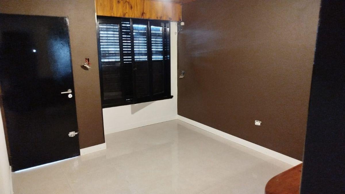 Foto de PH de 62 m² con 2 dormitorios en alquiler en Luis Guillón, imagen 1