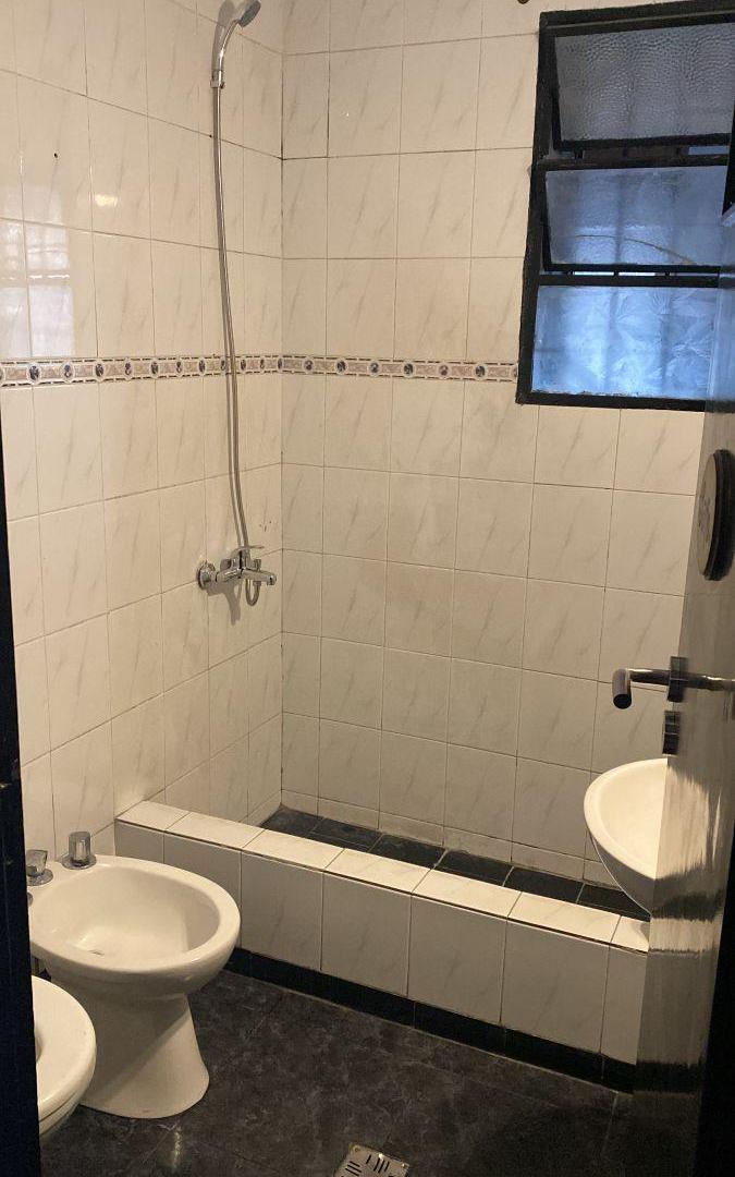 Foto de PH de 62 m² con 2 dormitorios en alquiler en Luis Guillón, imagen 5