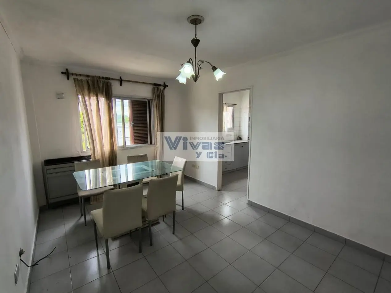 DEPARTAMENTO 4 AMBIENTES CON COCHERA 5