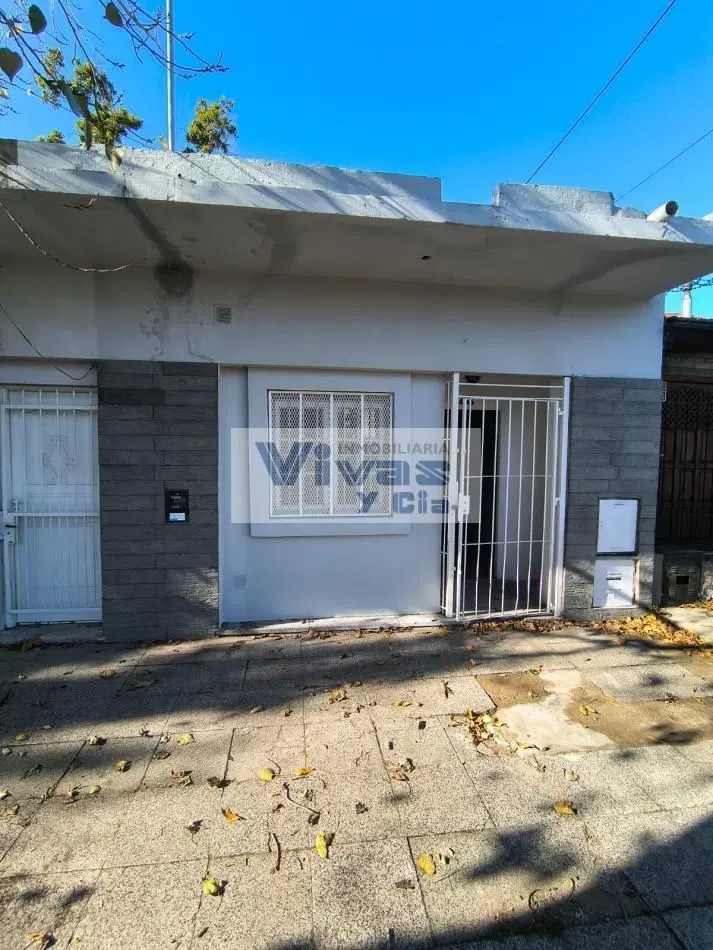 P.H. FRENTE 2 AMBIENTES CON PATIO 3