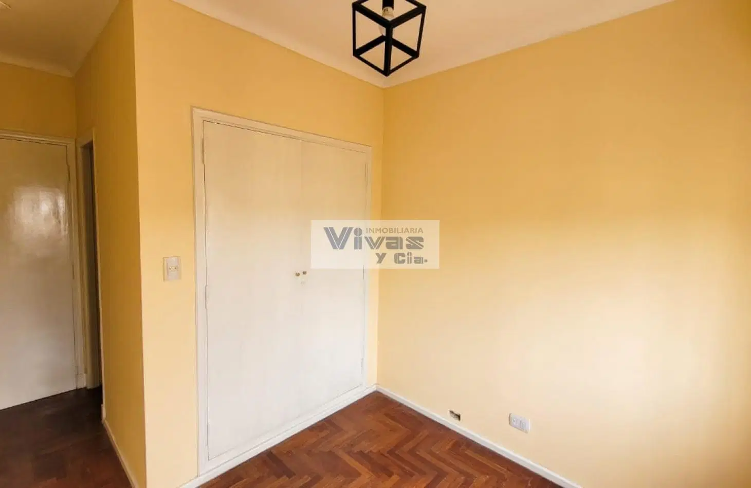 CHALET 4 AMBIENTES PLANTA ALTA SOBRE AVENIDA 5