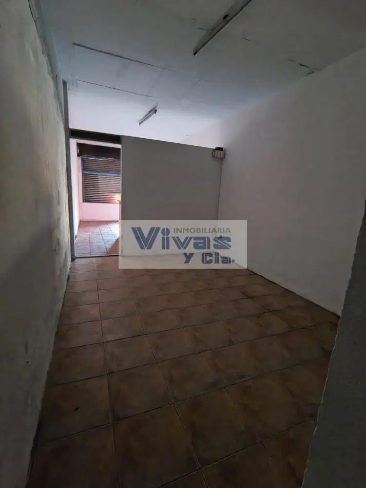LOCAL SOBRE AVENIDA COMERCIAL 2
