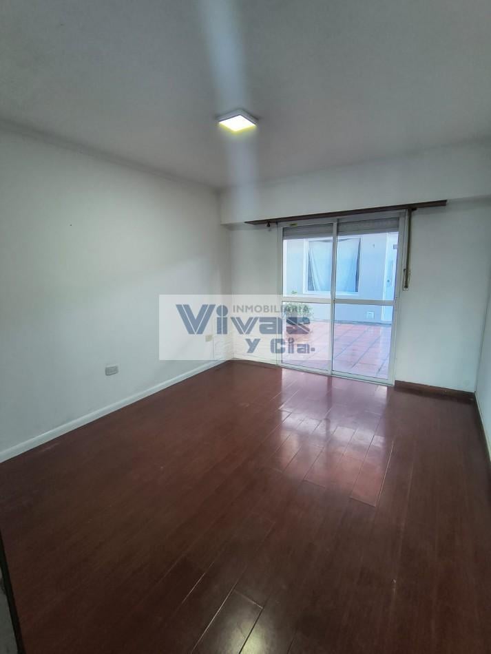 Foto de DEPARTAMENTO 2 AMBIENTES CON BALCON A LA CALLE, imagen 4