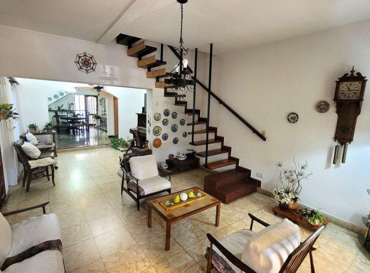 Casa de 5 ambientes en venta - General San Martin 3