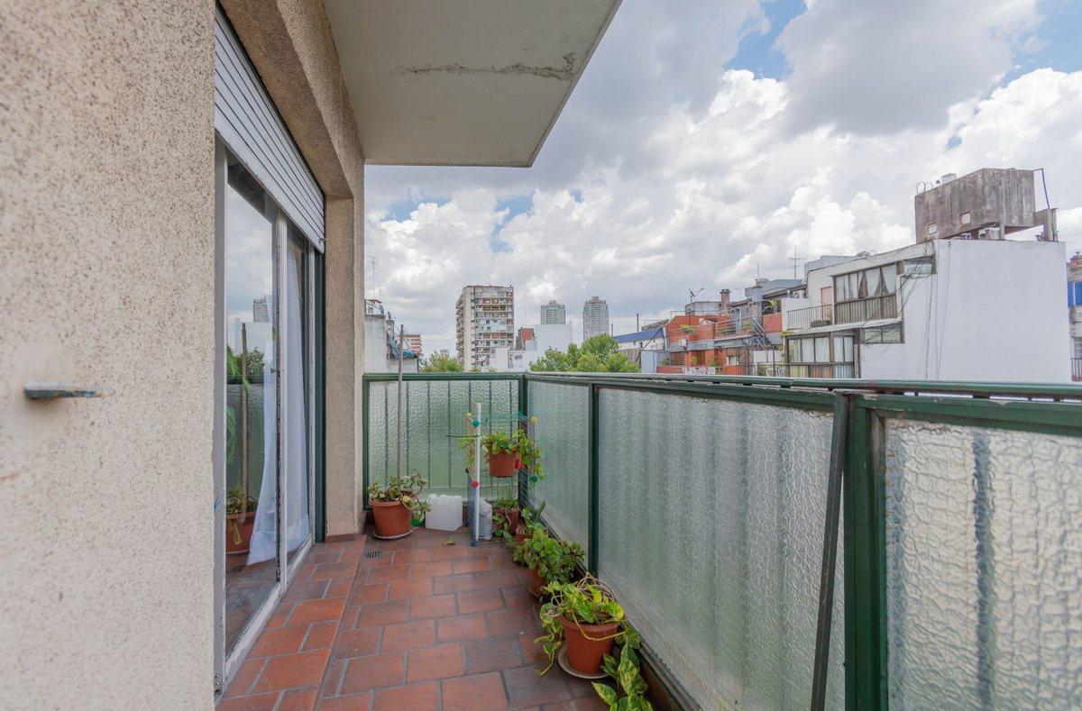 VENTA CABALLITO 4 AMBS. FRENTE BALCON COCHERA
