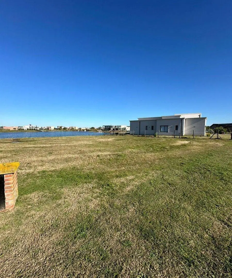 LOTE A LA LAGUNA BARRIO SAN SEBASTIAN AREA 8 950M2 5
