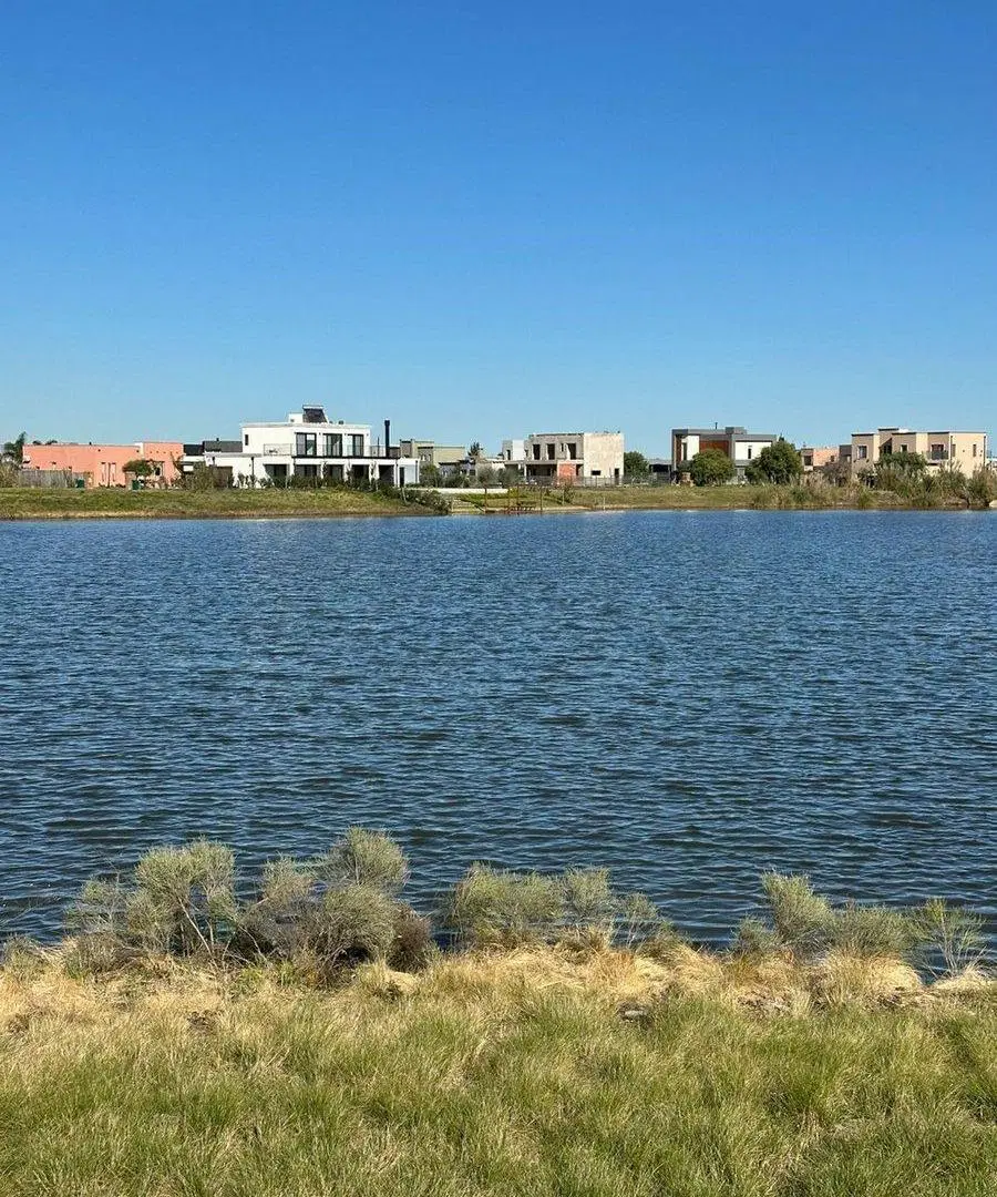 LOTE A LA LAGUNA BARRIO SAN SEBASTIAN AREA 8 950M2 4