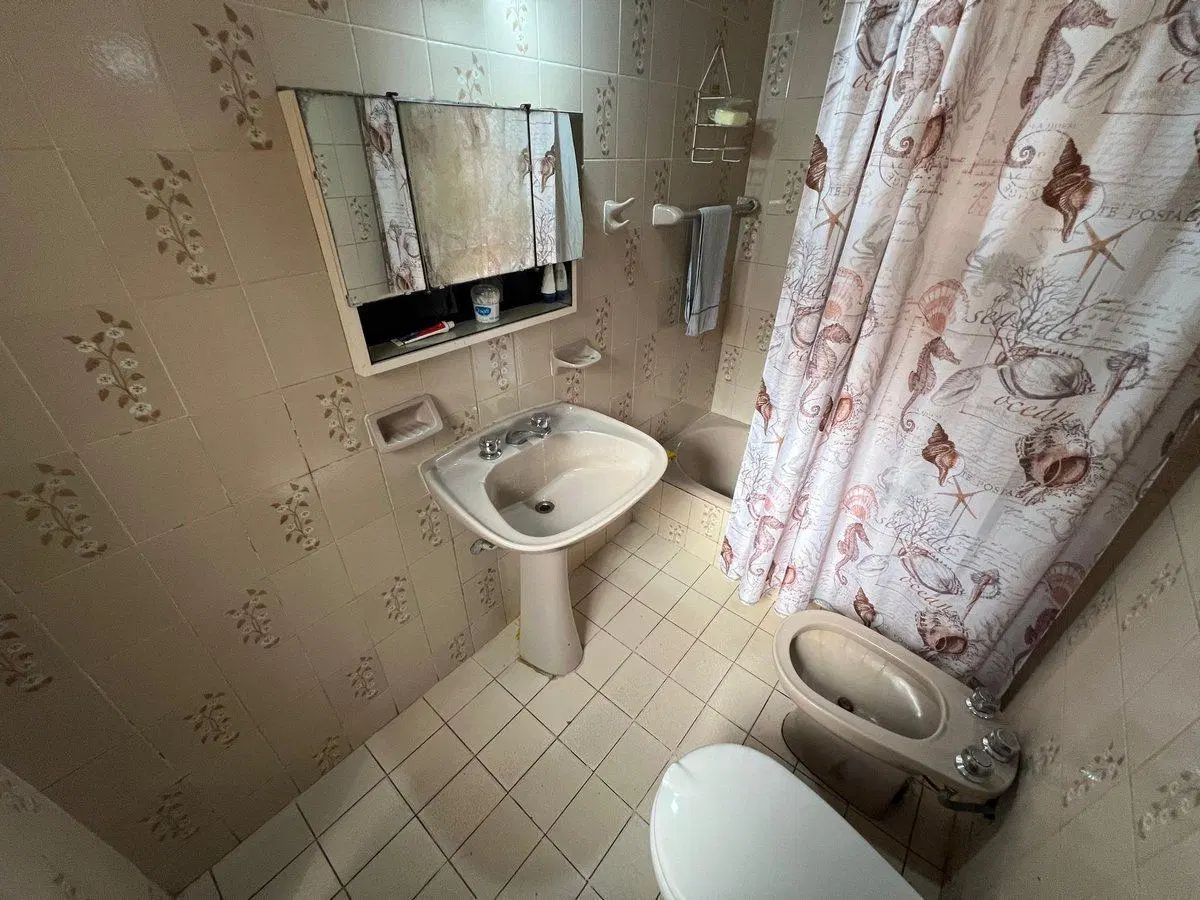 Casa sobre lote propio en Villa Lugano 5