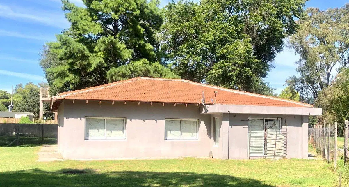 CASA EN VENTA 4 AMB CON PILETA LOMA VERDE ESCOBAR 4